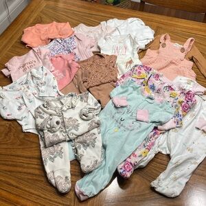 LOT of NEWBORN BABY GIRLS CLOTHES onesies SLEEPERS cotton GREAT DEAL